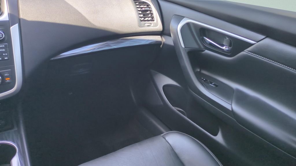 Used 2016 Nissan Altima 2.5 SL w/ 2.5 Technology w/LED Package image 13