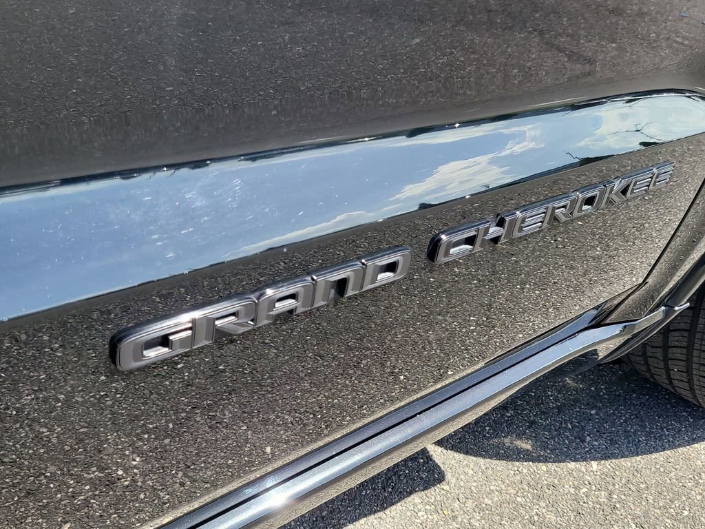 Used 2021 Jeep Grand Cherokee Laredo X RWD image 7