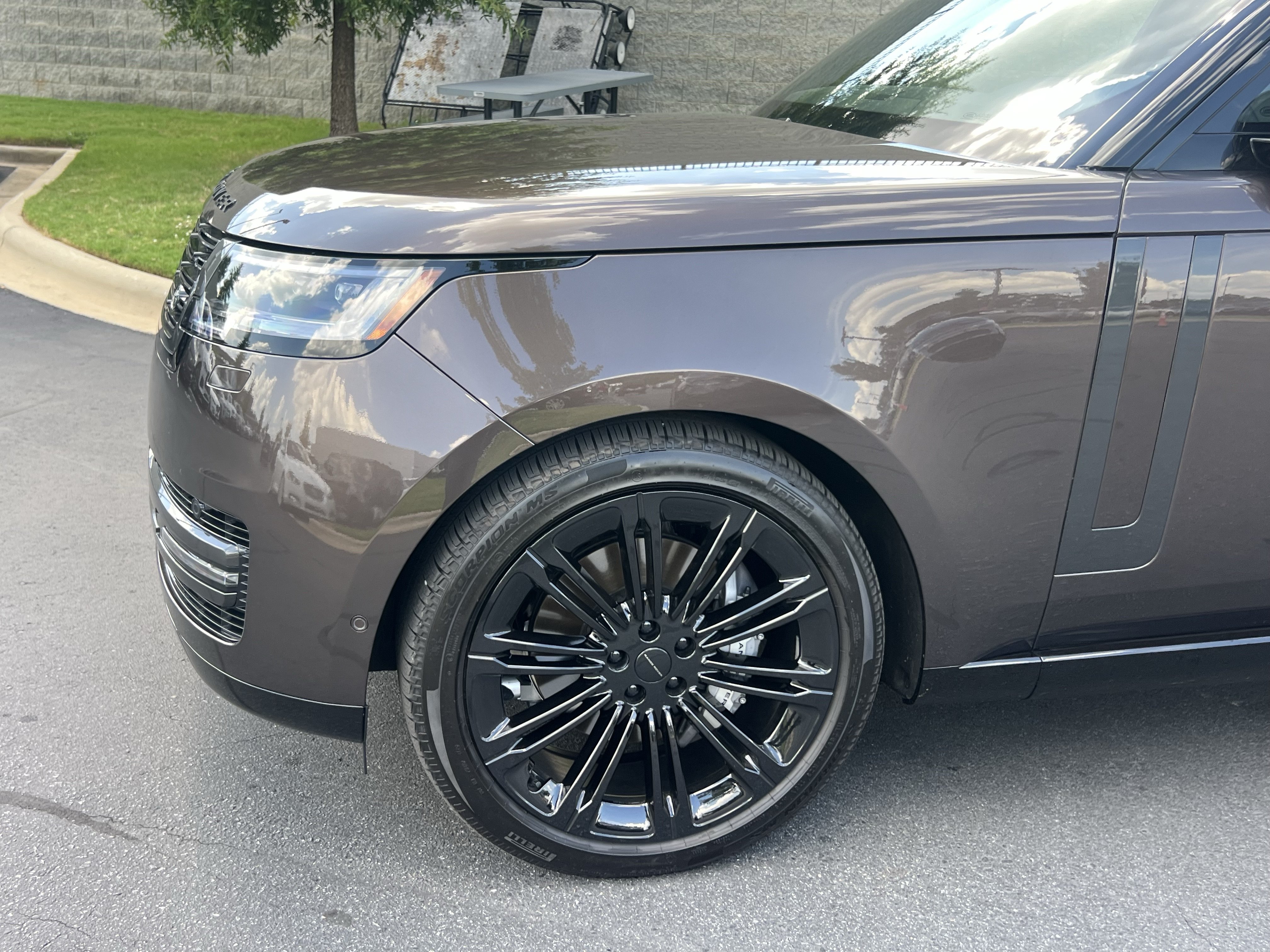 Certified 2026 Land Rover Range Rover SE AWD/4WD image 13