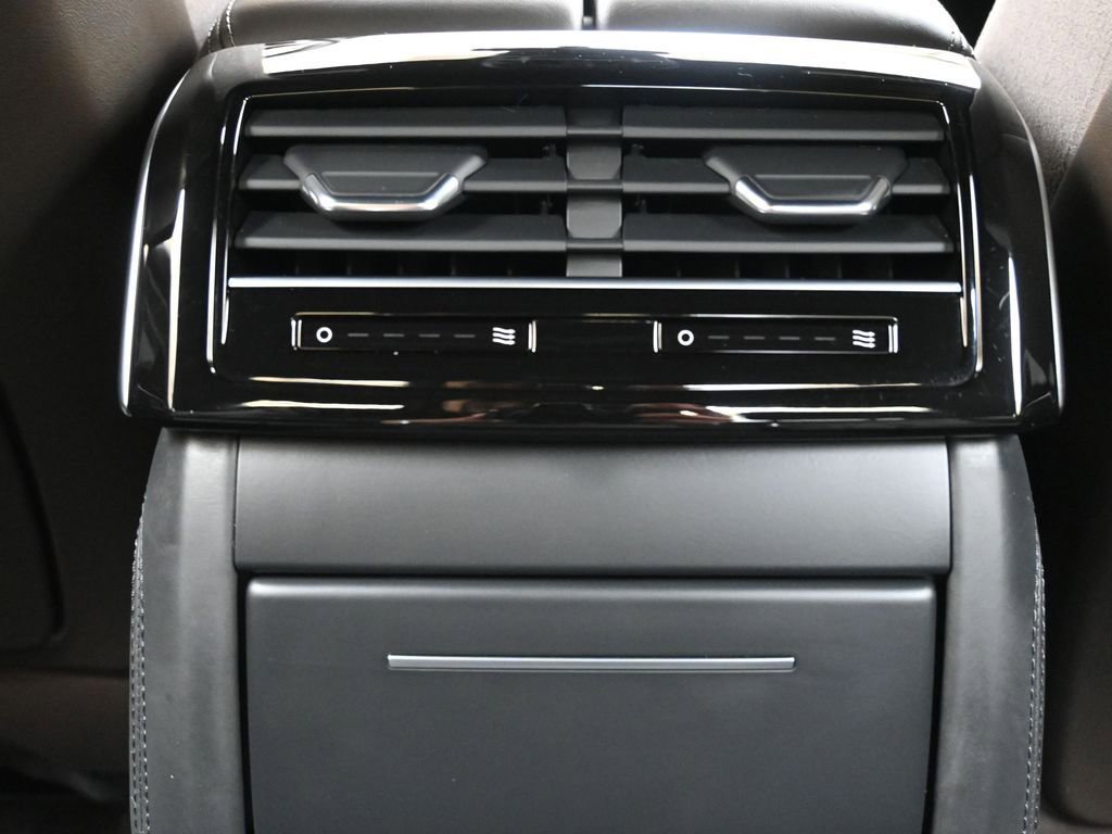 Certified 2025 Audi A8 L 3.0T image 22