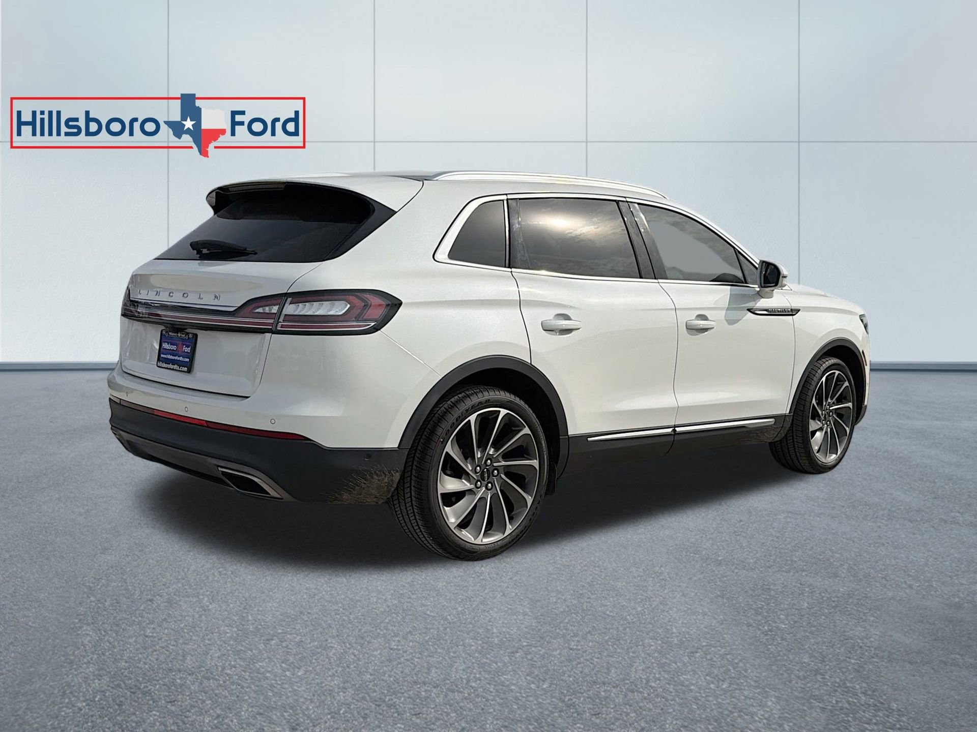 Used 2021 Lincoln Nautilus Reserve w/ Equipment Group 201A image 7