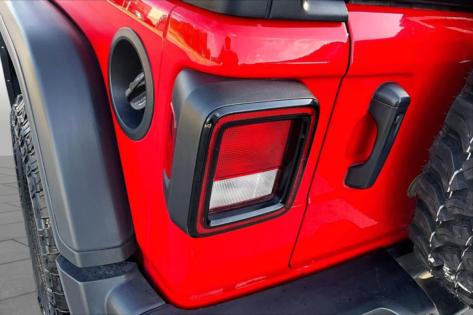 Used 2025 Jeep Wrangler Unlimited Sport AWD/4WD image 28
