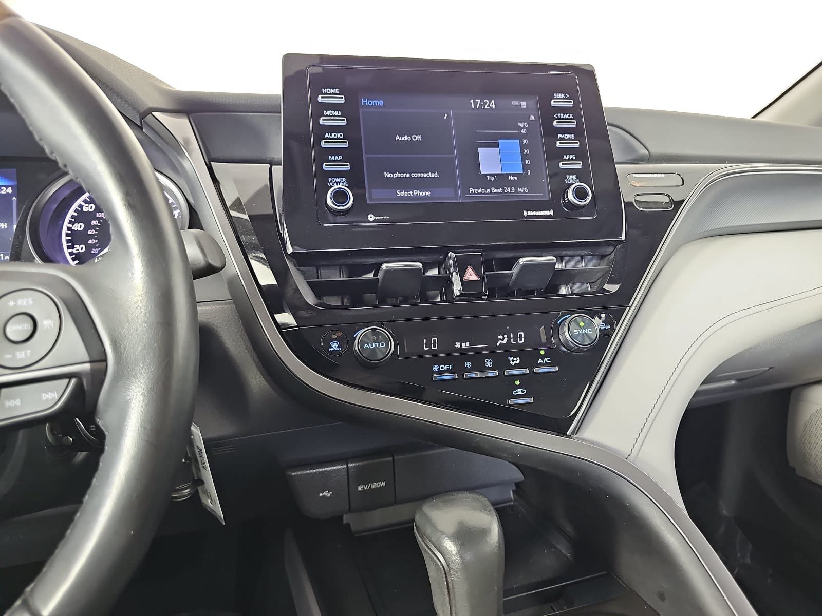 Used 2023 Toyota Camry SE FWD image 19