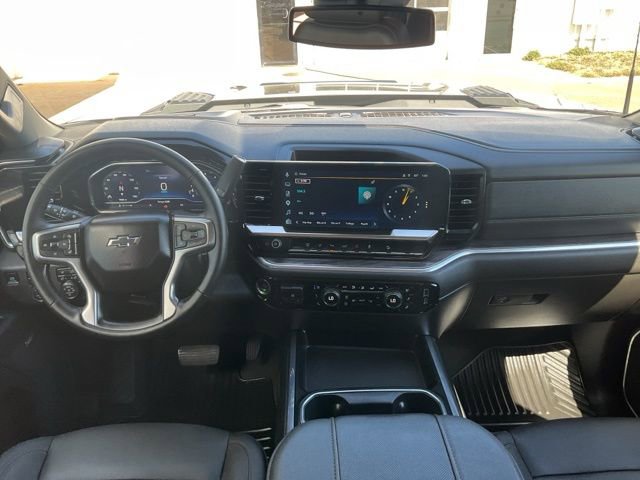 Used 2025 Chevrolet Silverado 2500 LTZ w/ LTZ Plus Package image 3