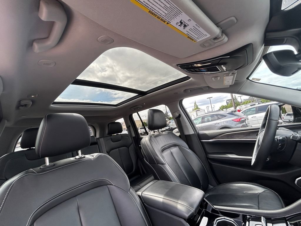 Used 2022 Jeep Grand Cherokee Limited image 27