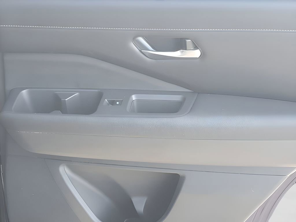 Used 2025 Nissan Pathfinder SL image 44