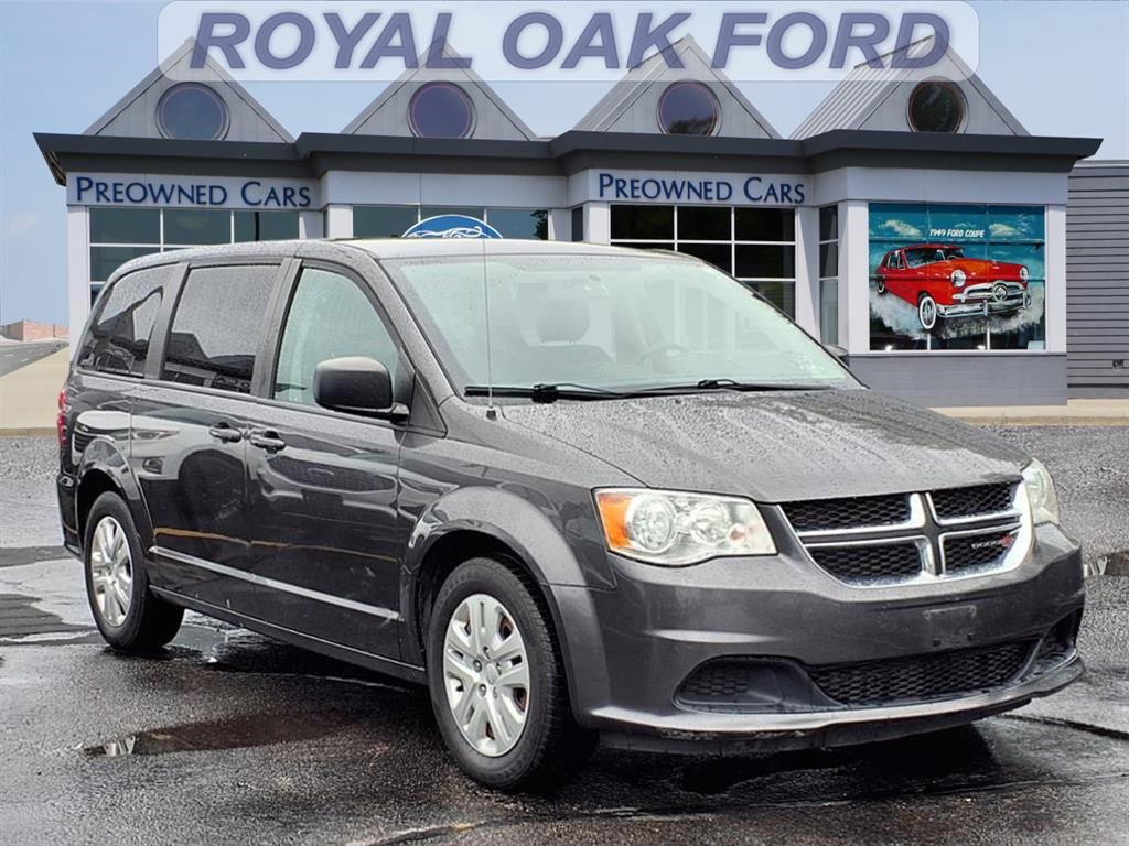 Used 2018 Dodge Grand Caravan SE w/ UConnect Hands-Free Group