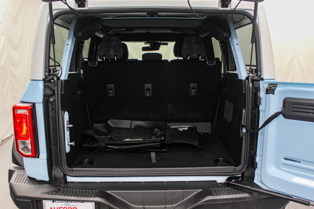 Used 2025 Ford Bronco Heritage Edition AWD/4WD image 9