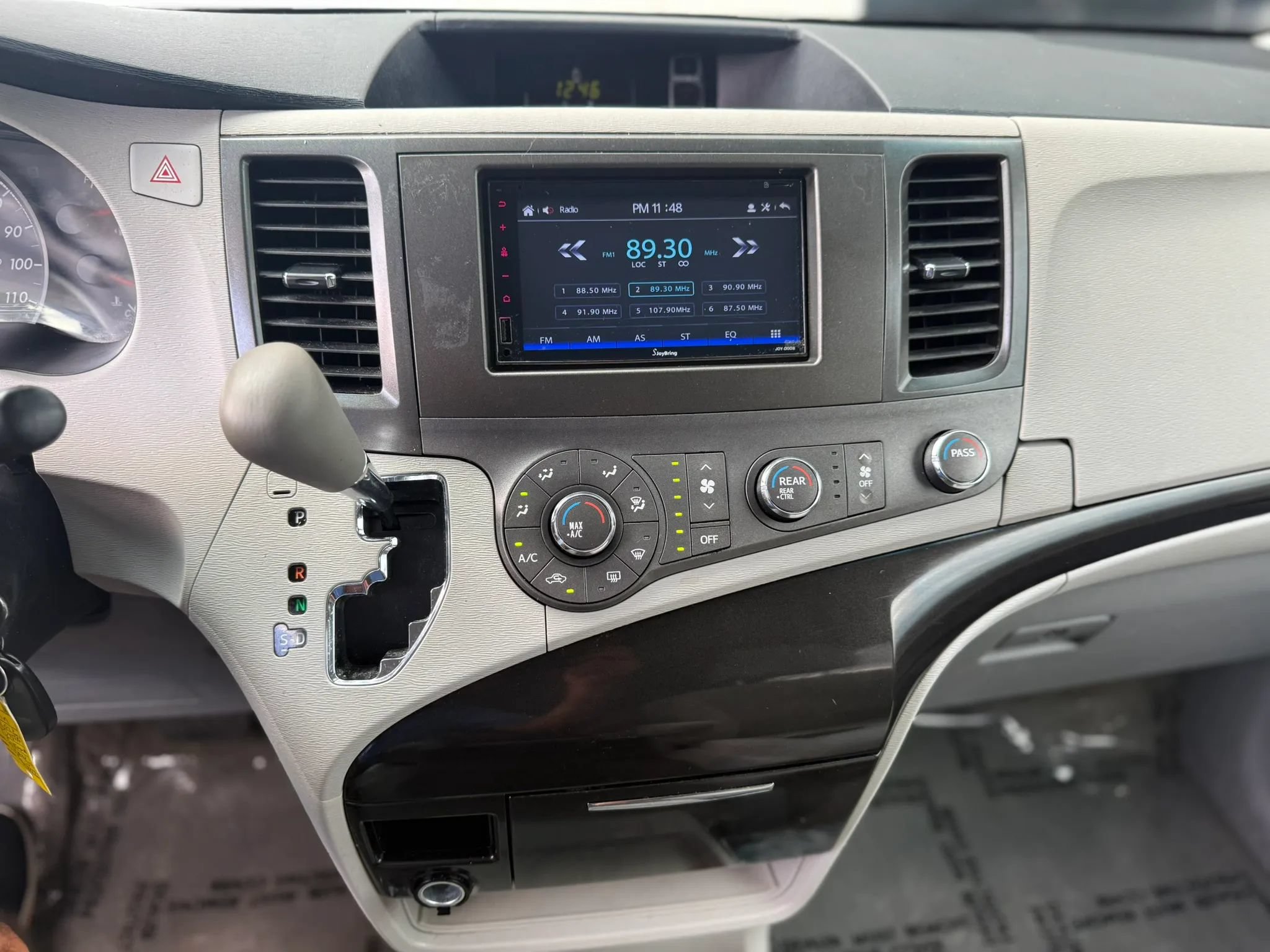 Used 2012 Toyota Sienna LE FWD image 27