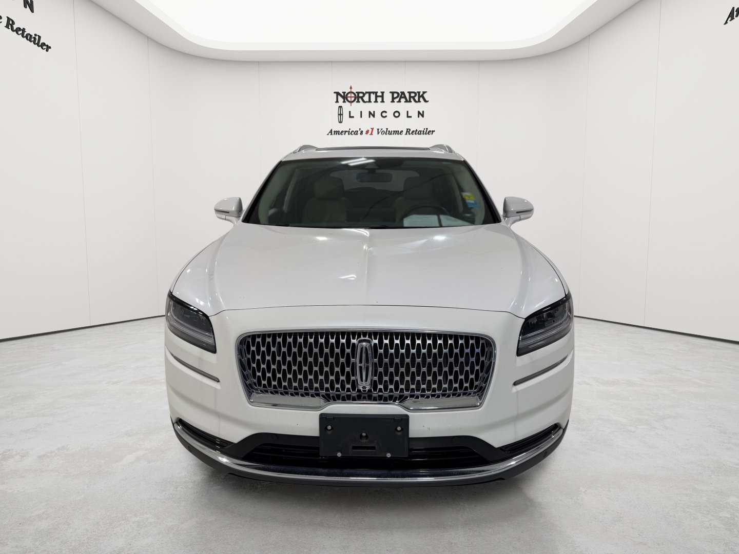 Used 2023 Lincoln Nautilus Reserve w/ Equipment Group 201A AWD/4WD image 8