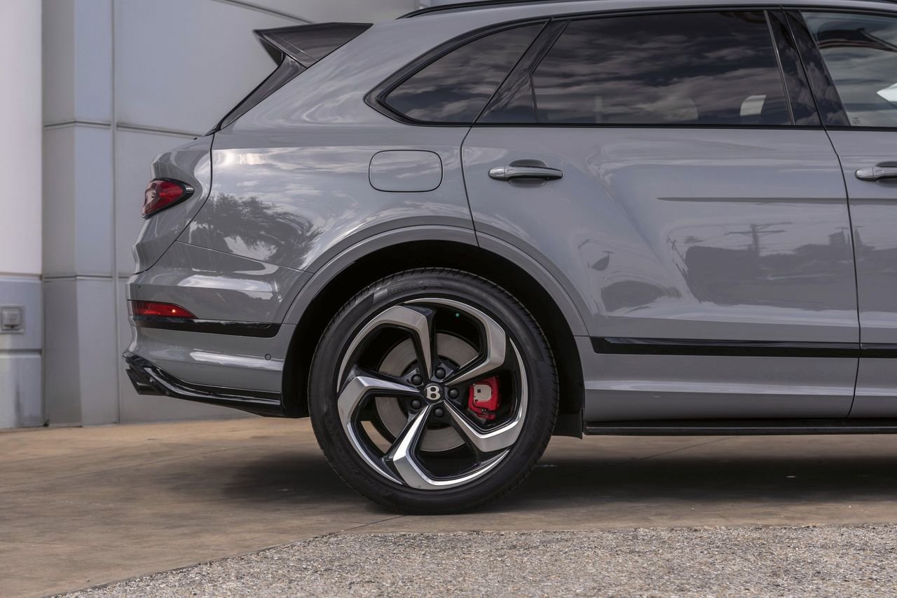 Used 2025 Bentley Bentayga AWD/4WD image 7