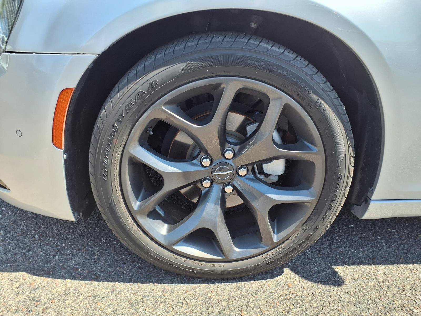 Used 2023 Chrysler 300 S w/ Comfort Group RWD image 10