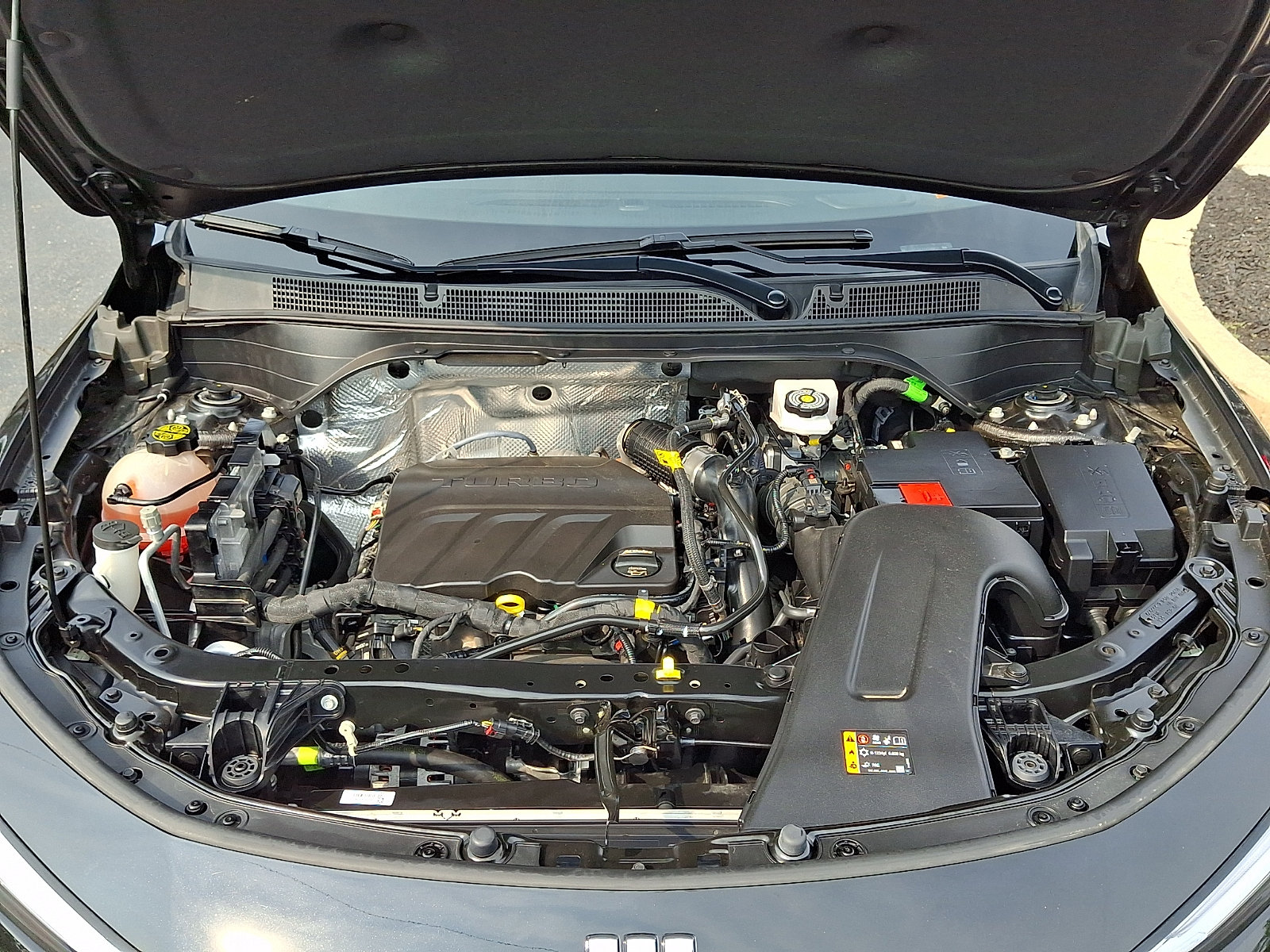 Used 2025 Buick Envista Sport Touring w/ Convenience I Package FWD image 27