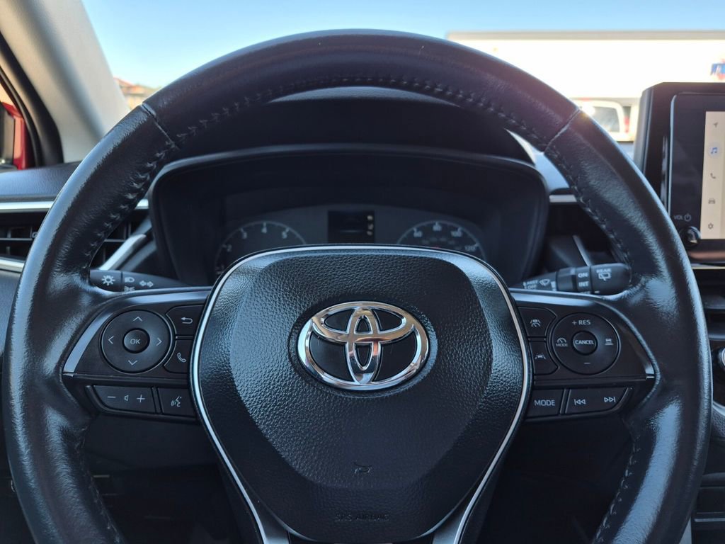 Used 2024 Toyota Corolla Cross LE FWD image 18