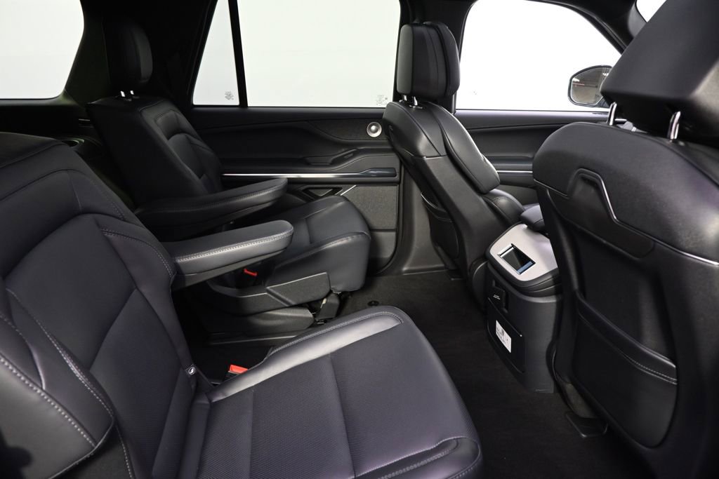 New 2026 Lincoln Navigator L Reserve w/ Jet Appearance Package image 18