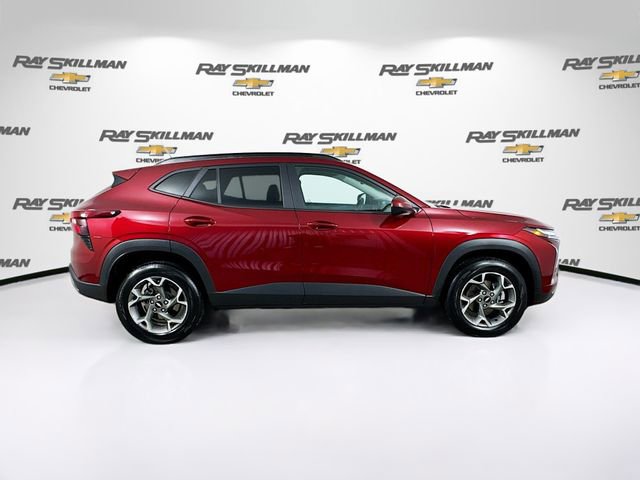 Used 2025 Chevrolet Trax LT image 8