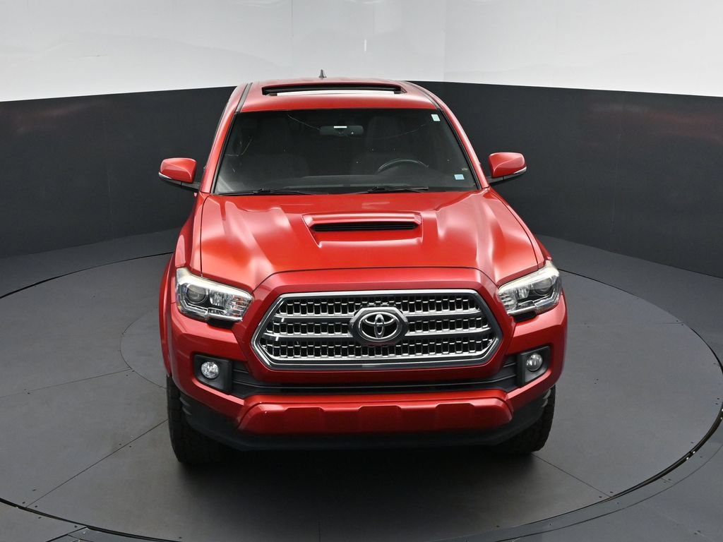 Used 2017 Toyota Tacoma TRD Sport w/ Premium & Technology Package AWD/4WD image 39