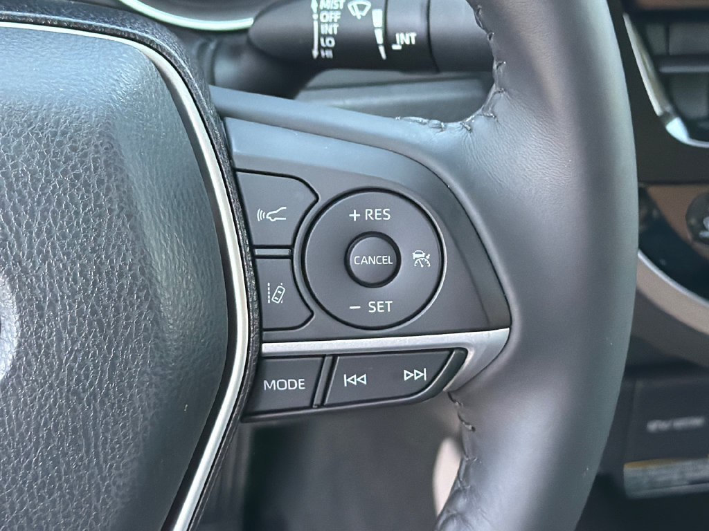 Used 2021 Toyota Camry XLE FWD image 27