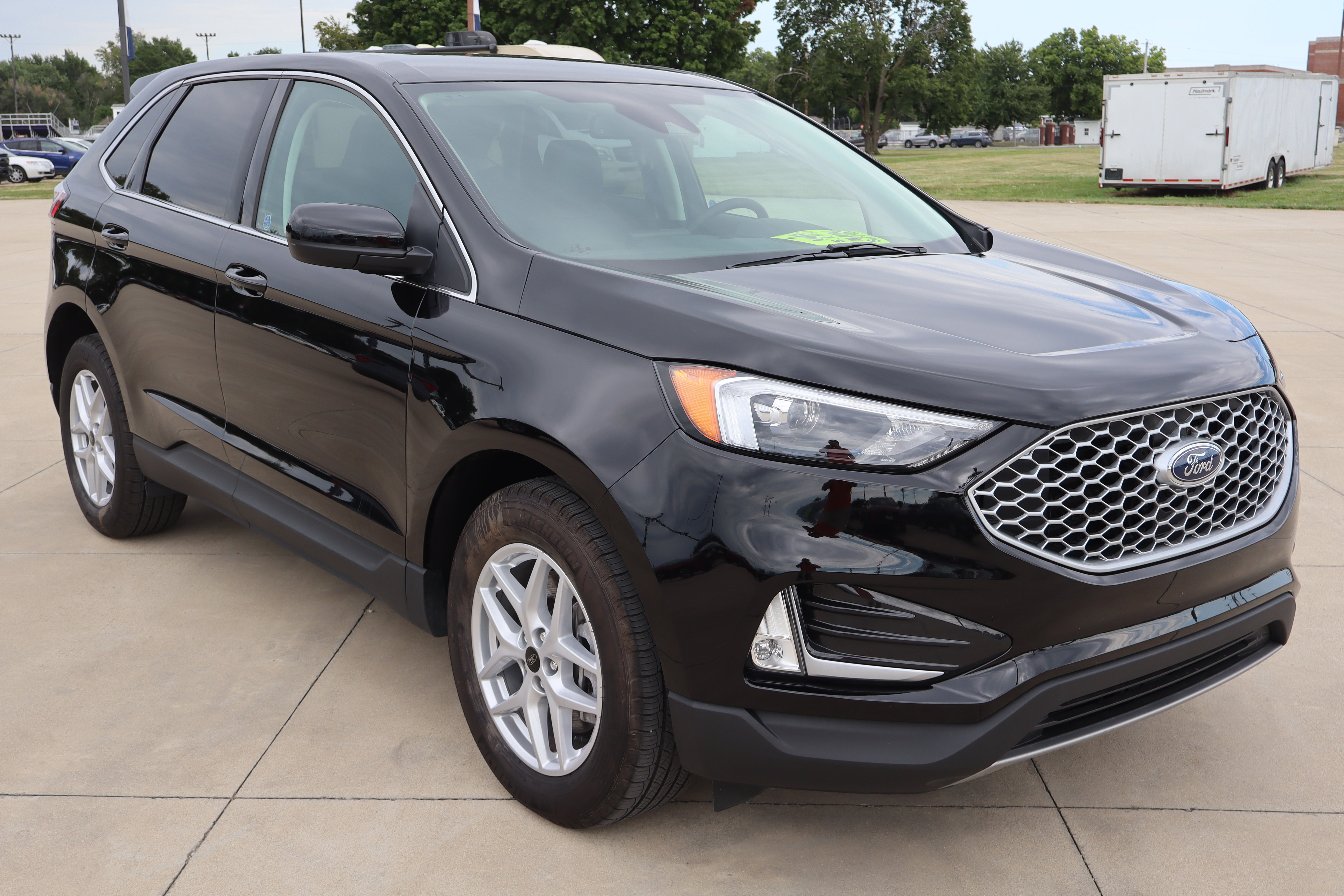 Used 2024 Ford Edge SEL w/ Convenience Package AWD/4WD image 4