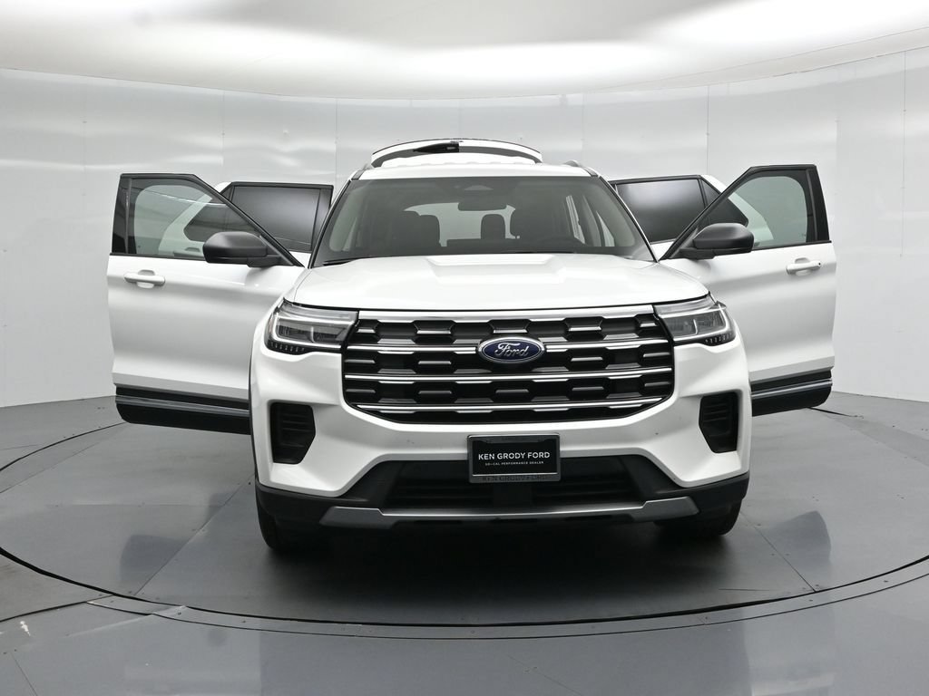 Certified 2025 Ford Explorer Active RWD image 33
