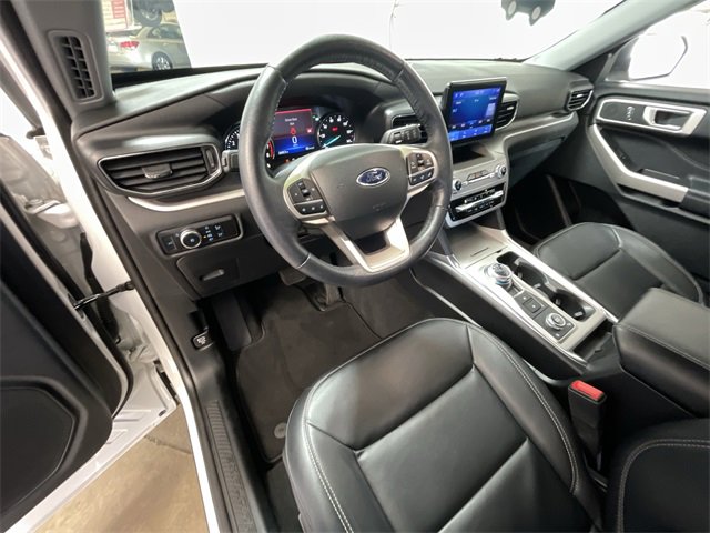 Used 2023 Ford Explorer XLT w/ Equipment Group 202A image 10
