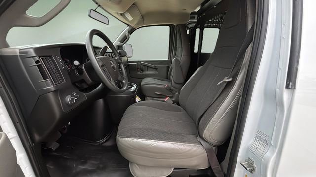 Used 2024 GMC Savana 2500 w/ Driver Convenience Package RWD image 18