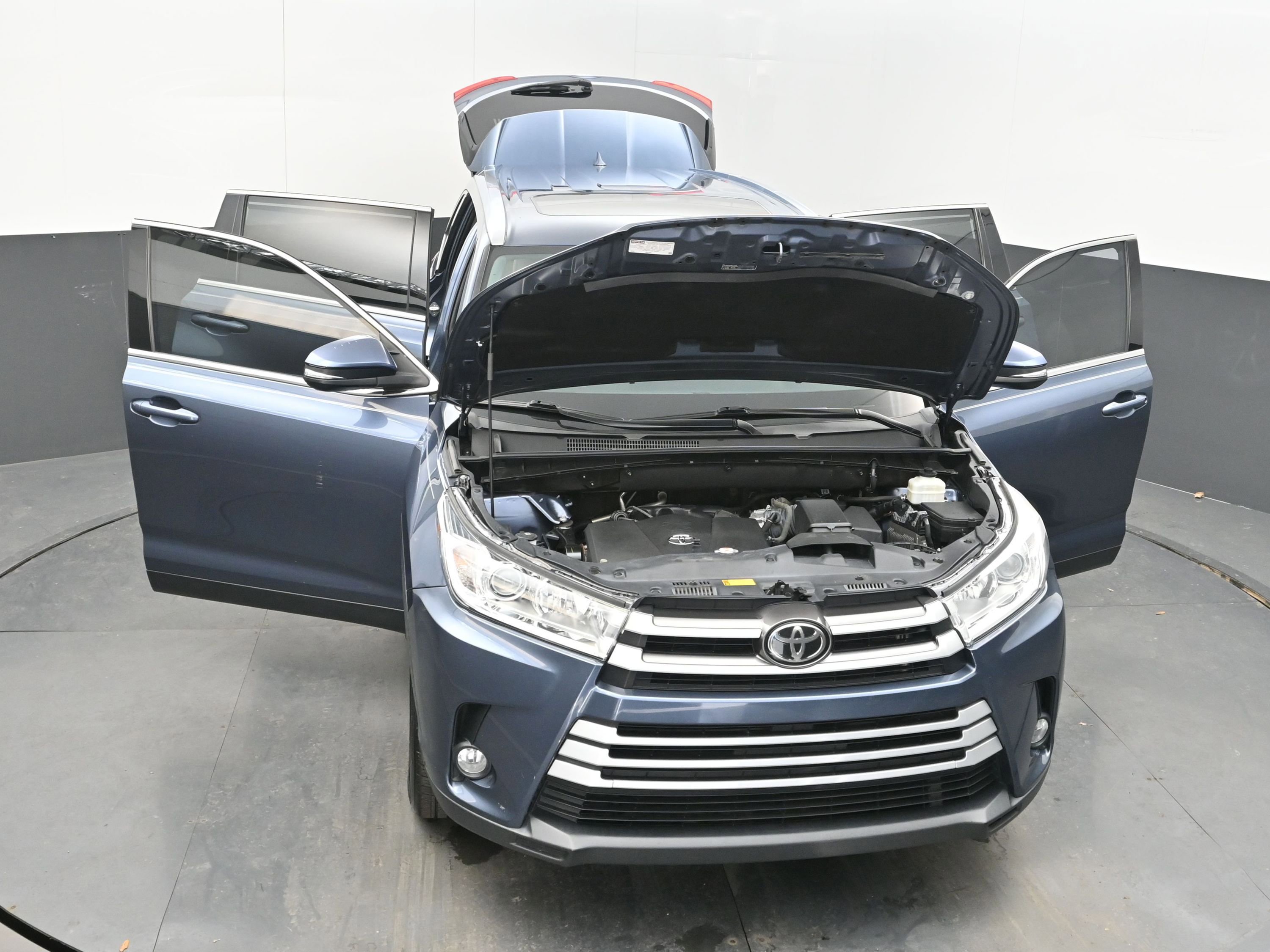 Used 2019 Toyota Highlander XLE image 26