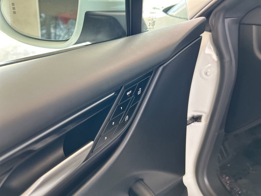 Used 2025 Porsche Macan Electric image 38