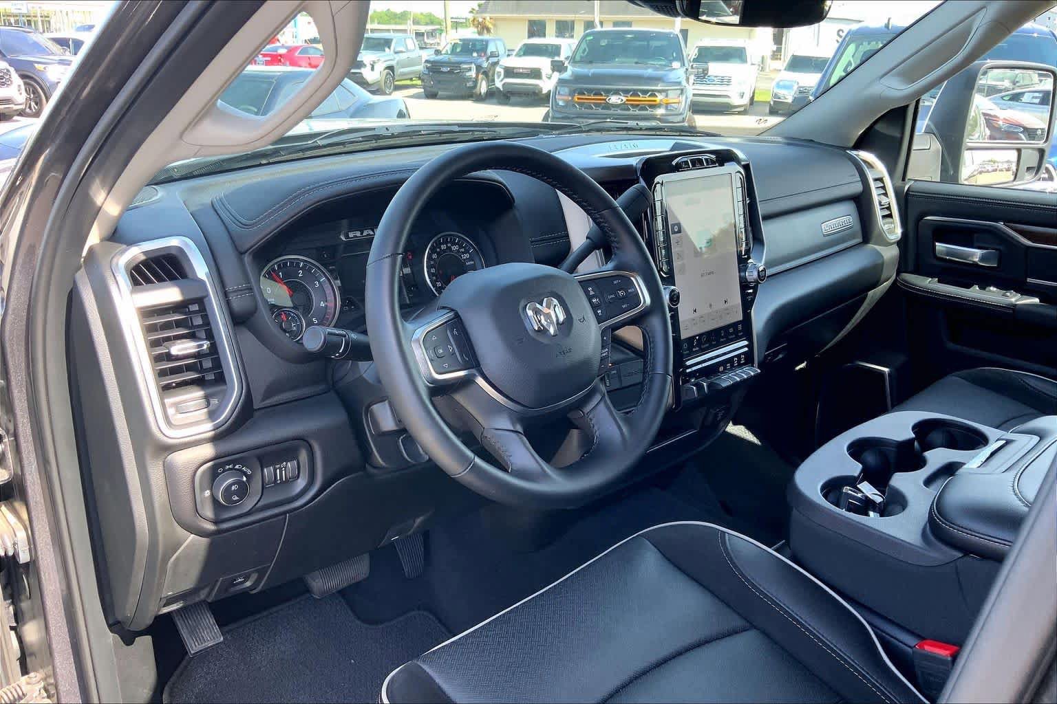 Used 2024 RAM 2500 Laramie w/ Safety Group AWD/4WD image 17