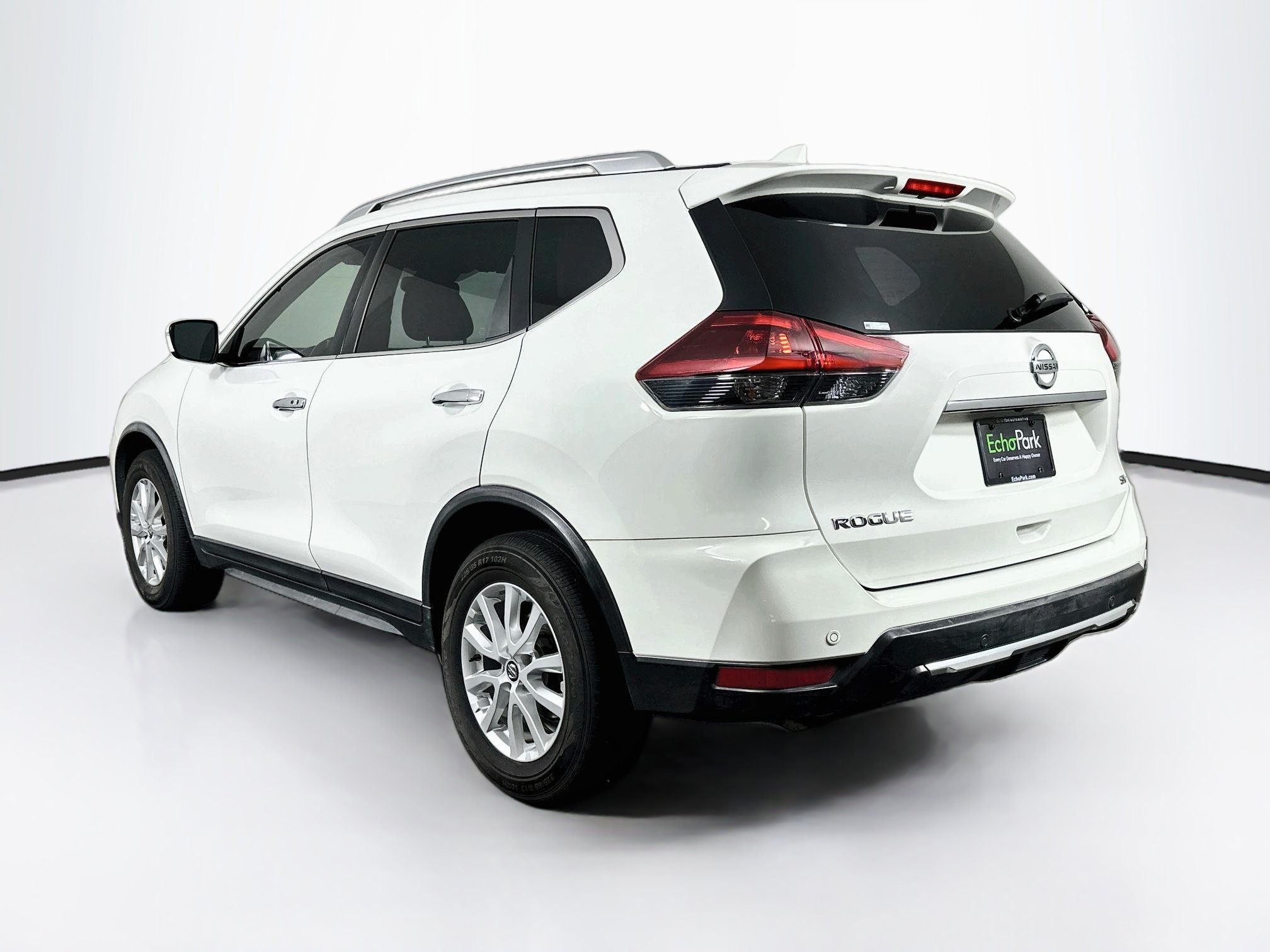 Used 2020 Nissan Rogue SV FWD image 5