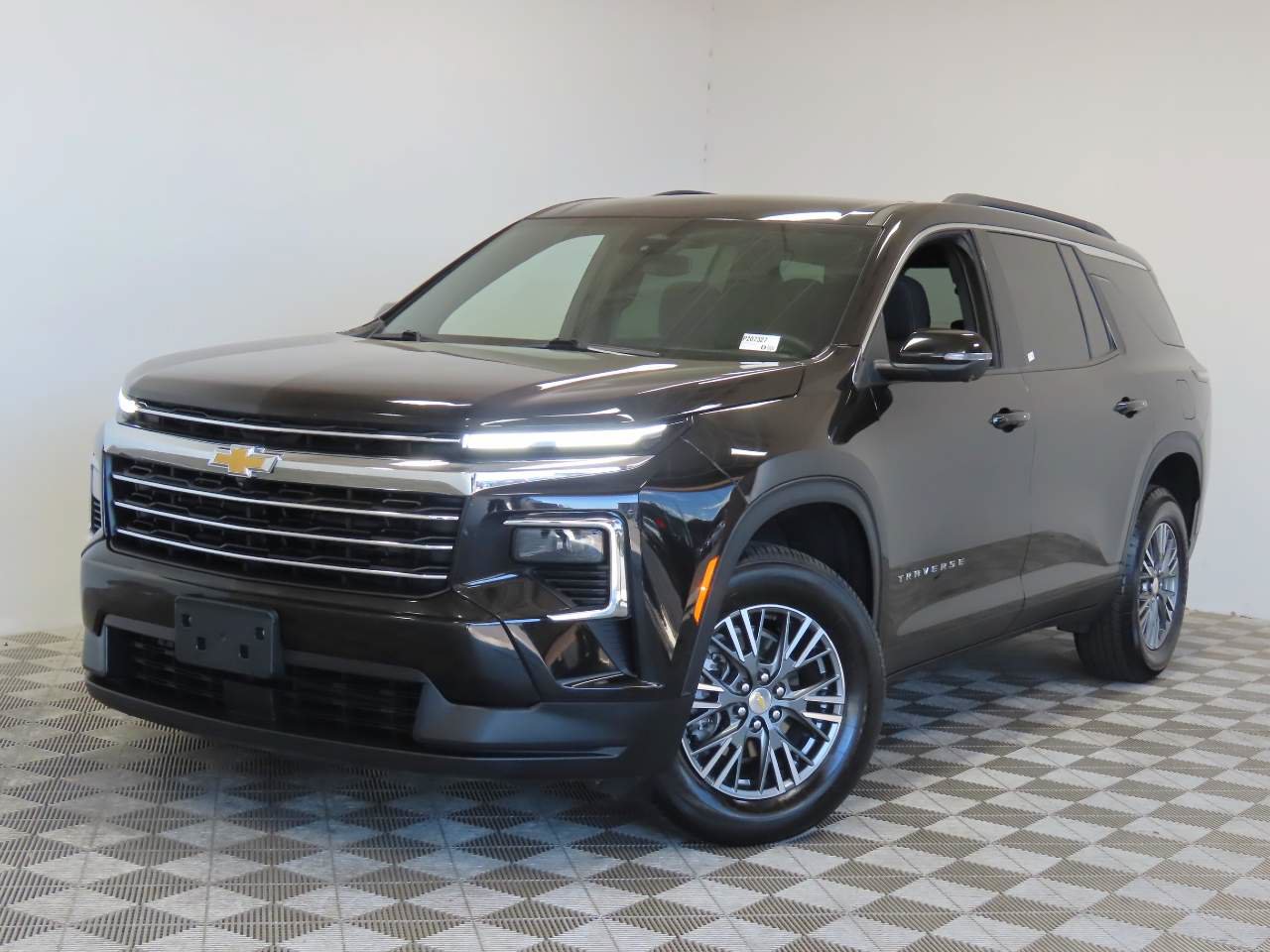 Used 2024 Chevrolet Traverse LT
