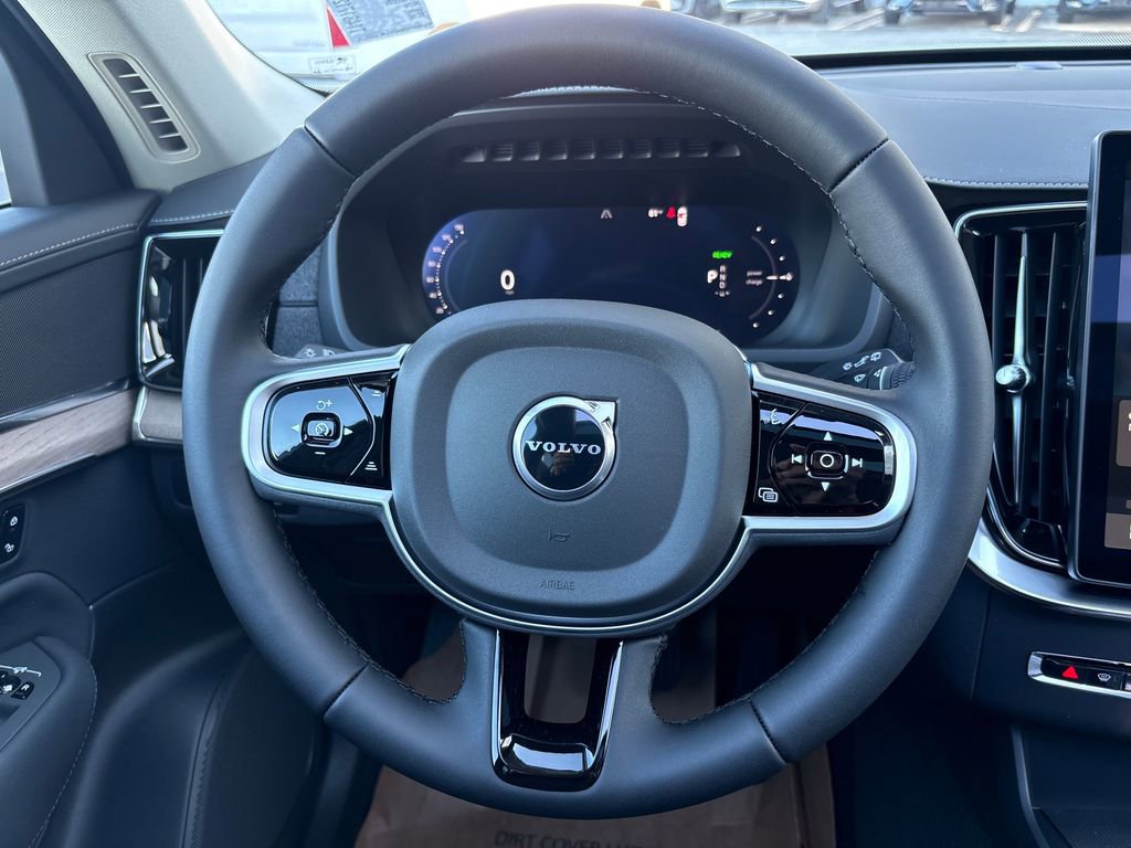 New 2026 Volvo XC90 T8 Core image 9