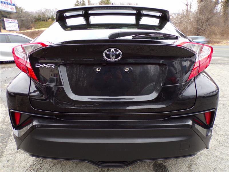 Used 2018 Toyota C-HR XLE image 7
