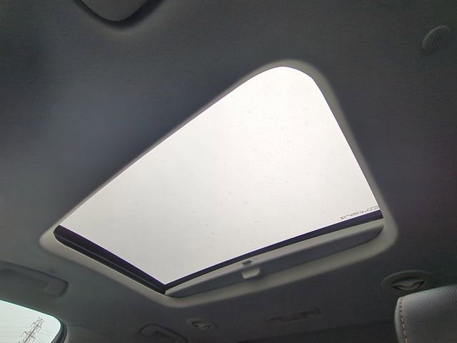 Used 2021 Chevrolet Traverse RS image 34