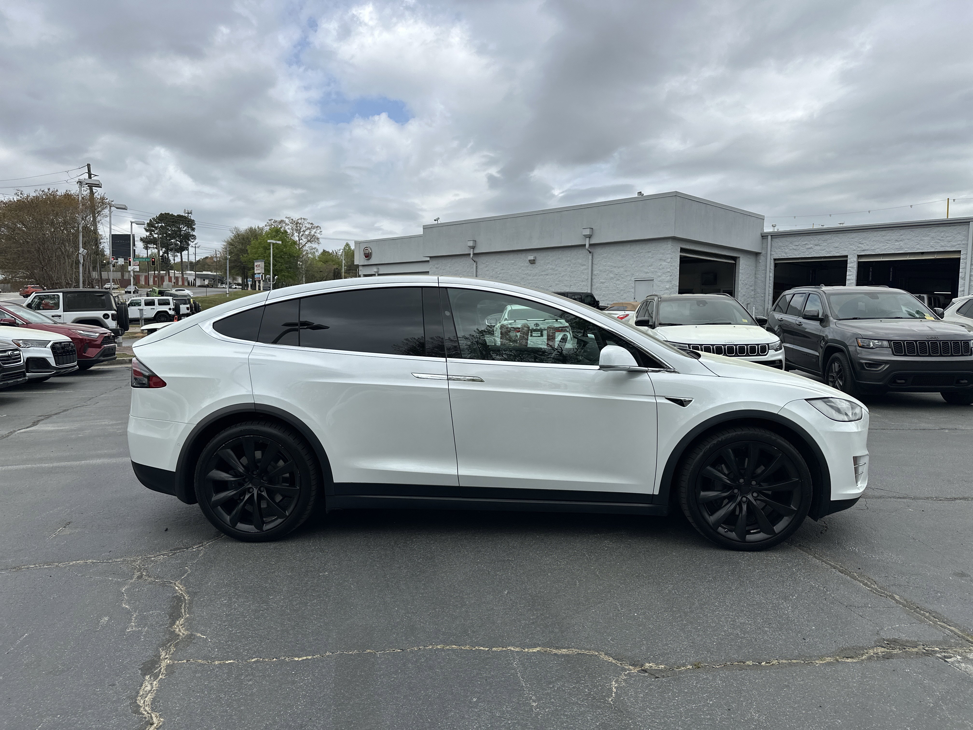 Used 2019 Tesla Model X Long Range image 10