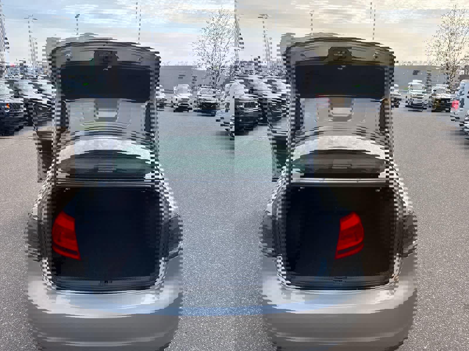 Used 2013 Volkswagen Passat Wolfsburg Edition image 23