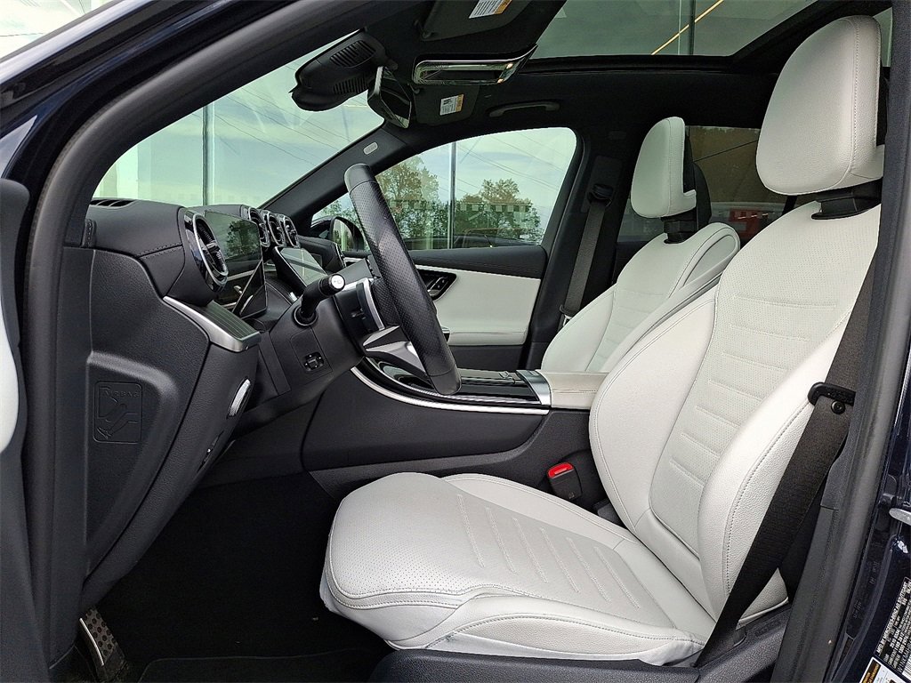 Used 2023 Mercedes-Benz GLC 300 4MATIC image 14