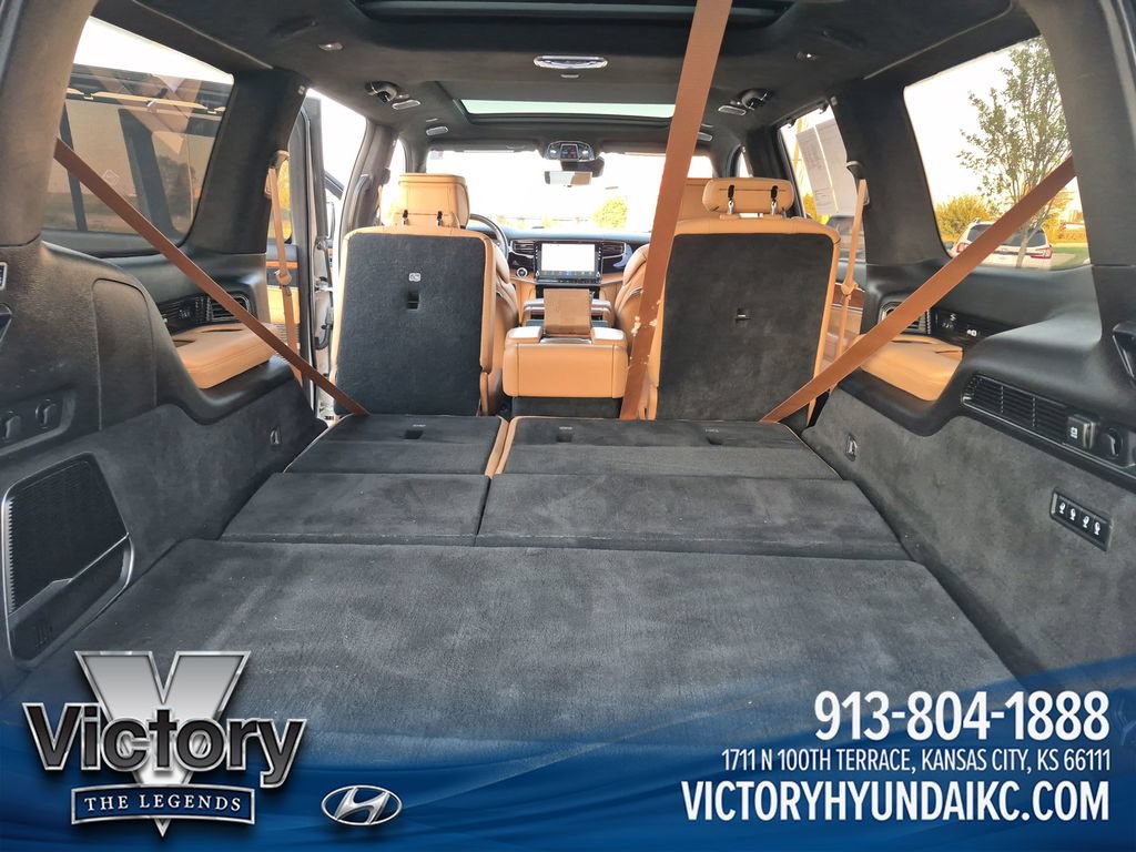 Used 2022 Jeep Grand Wagoneer Series III w/ Rear Seat Video Group 1 AWD/4WD image 24