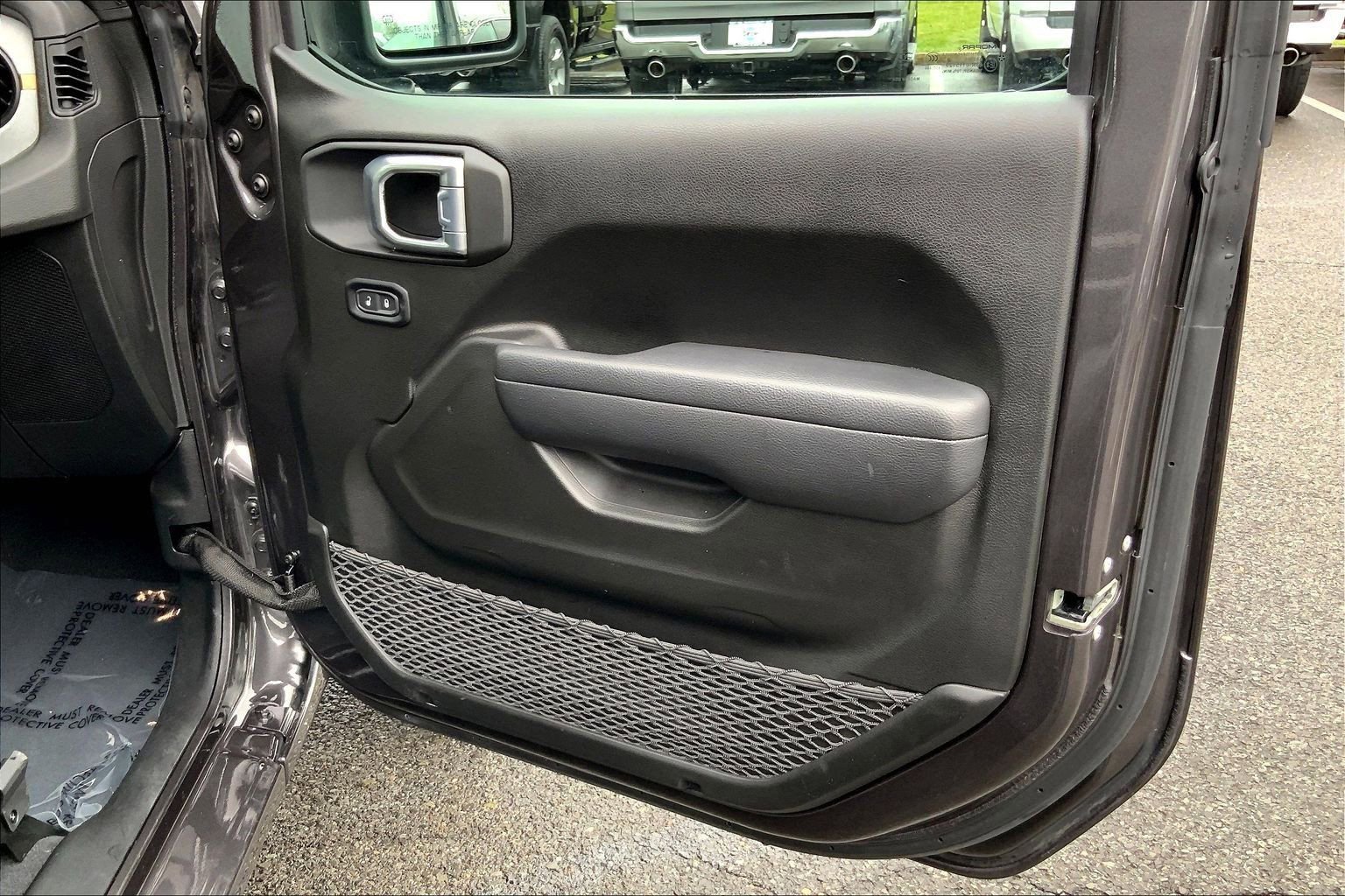 Certified 2025 Jeep Wrangler Sport image 18