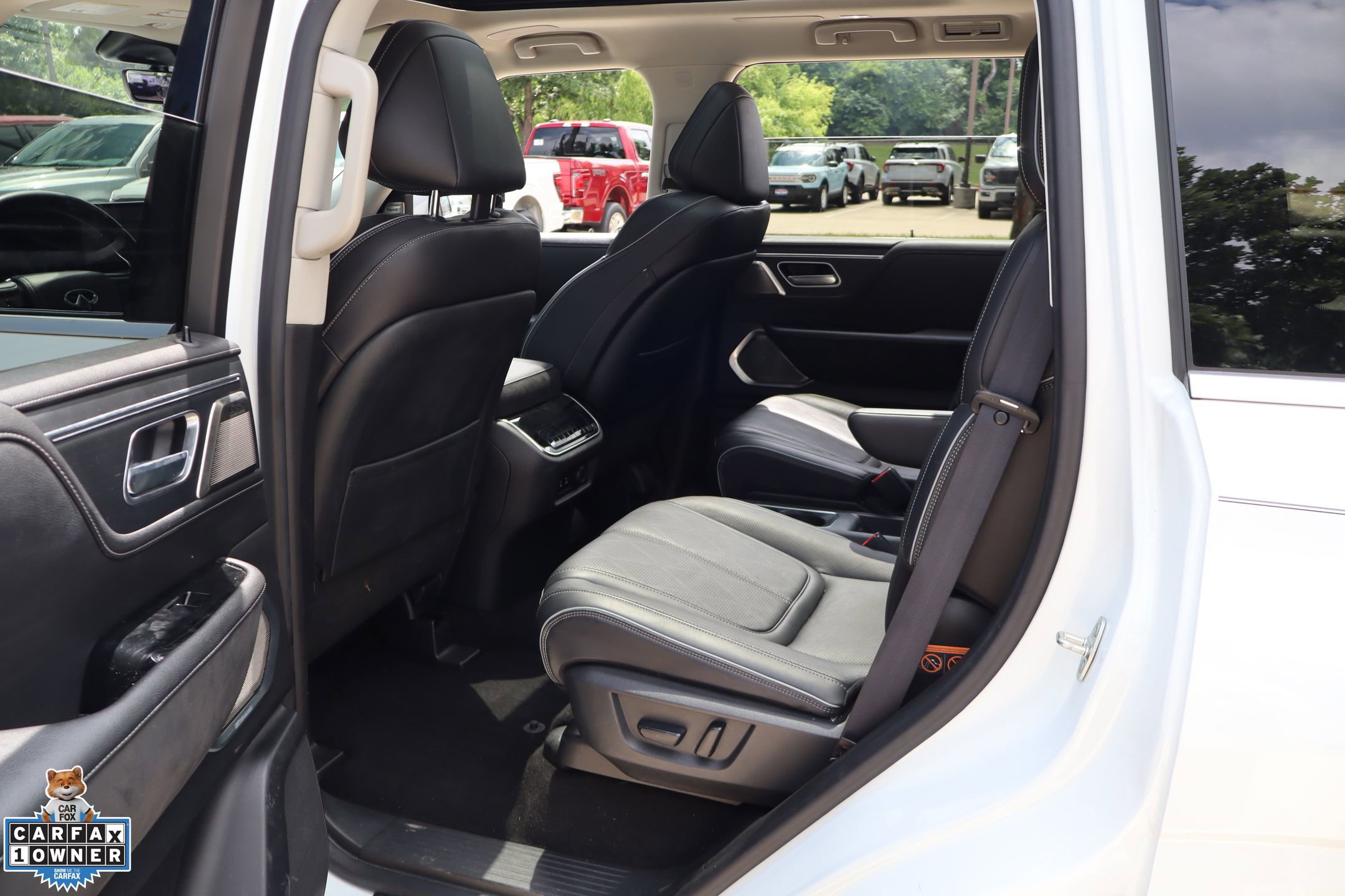Used 2025 INFINITI QX80 Sensory AWD/4WD image 30
