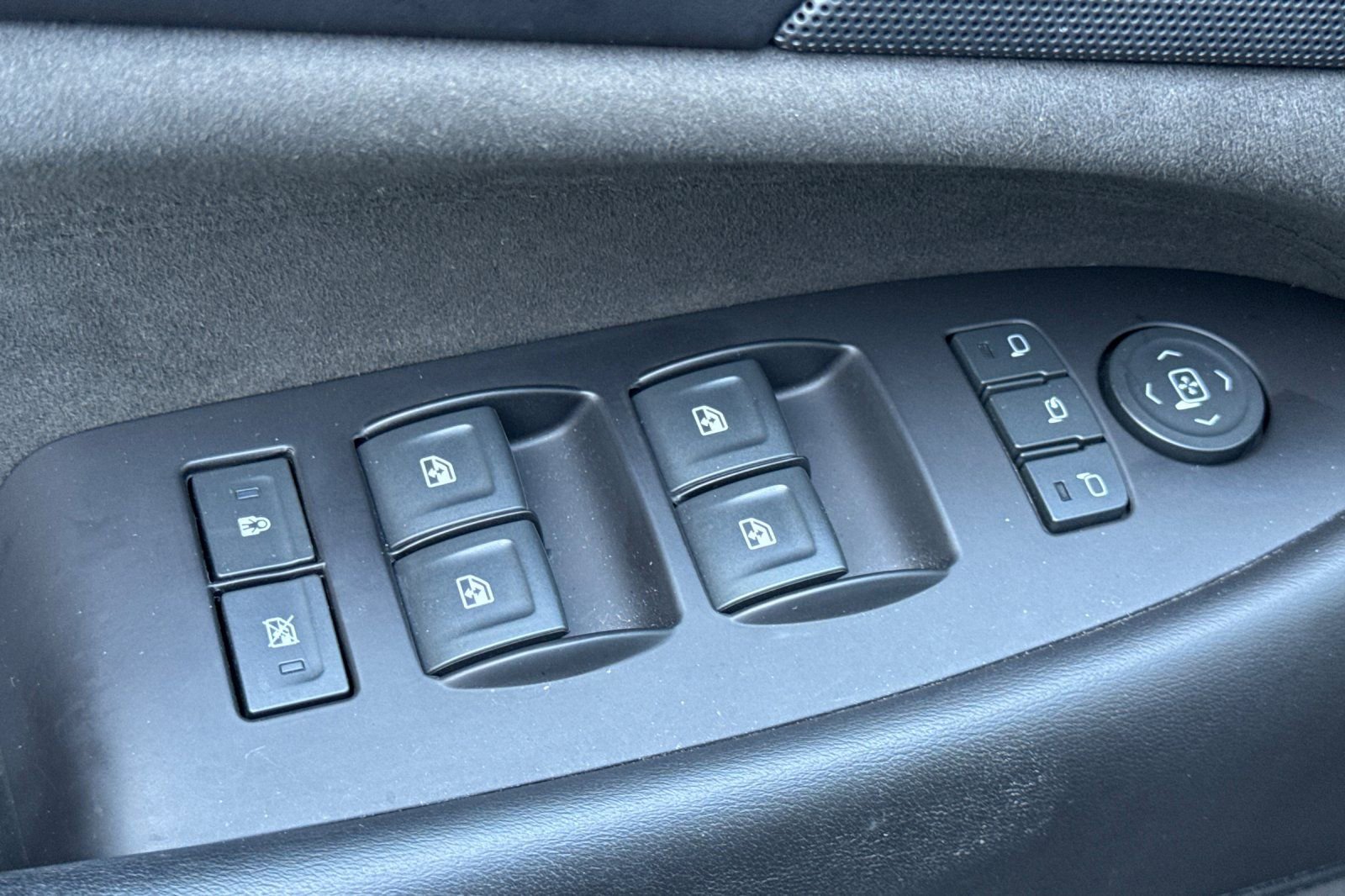 Used 2019 Cadillac Escalade ESV Platinum image 13