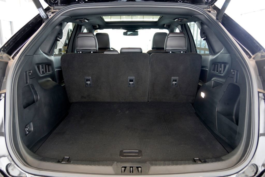 Used 2021 Ford Edge ST-Line AWD/4WD image 30