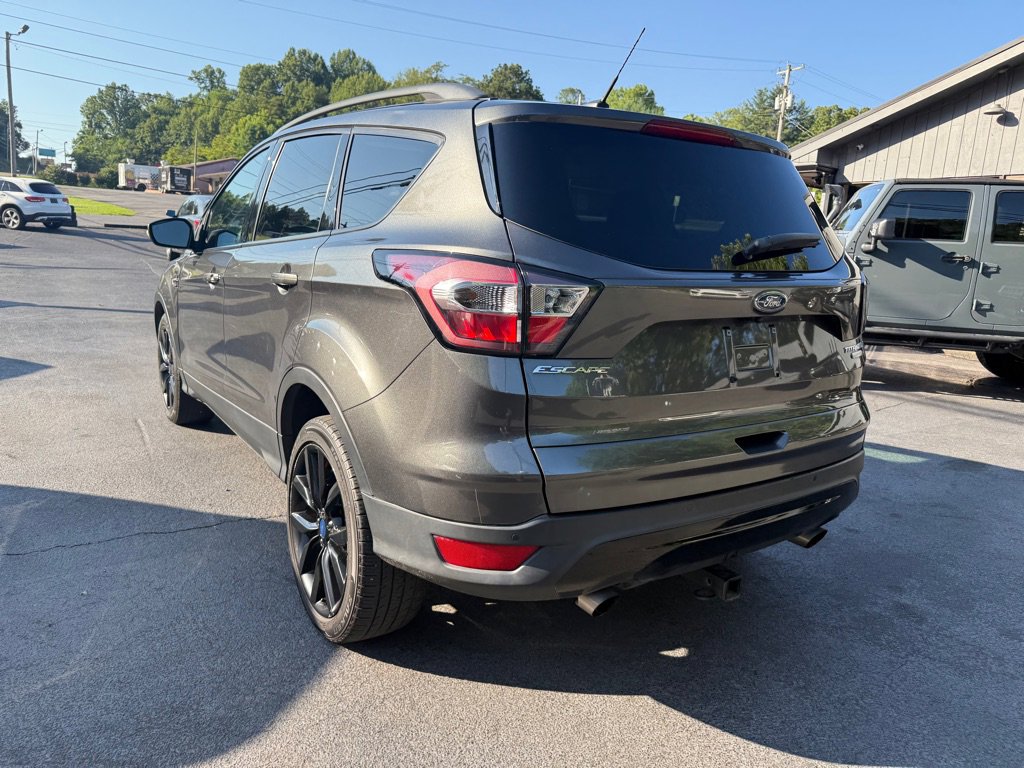 Used 2017 Ford Escape Titanium image 40