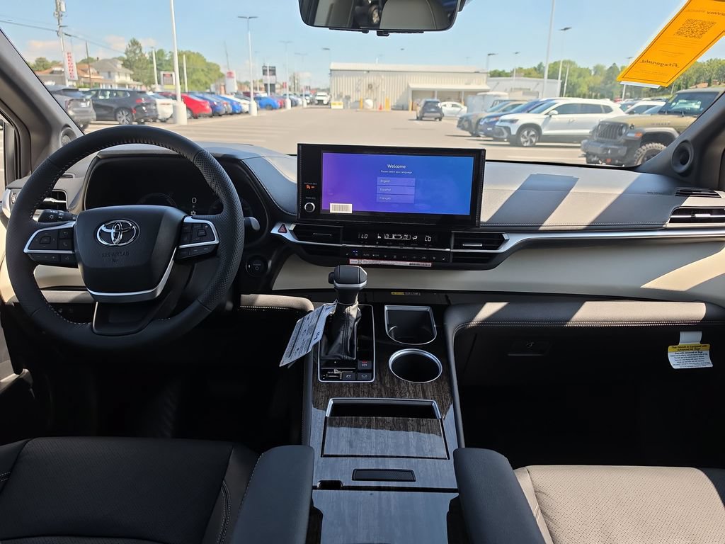Used 2026 Toyota Sienna Platinum AWD/4WD image 19