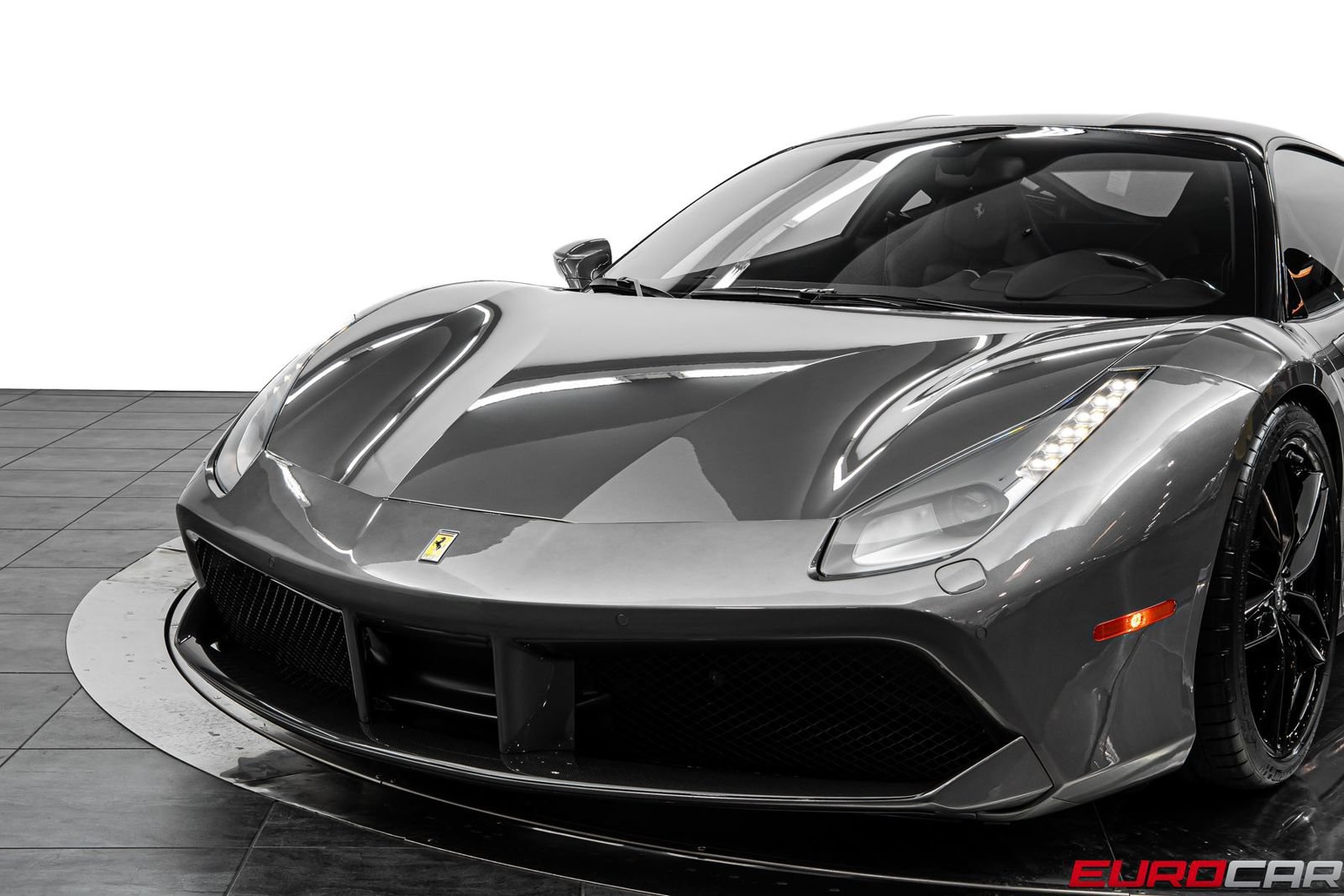 Used 2018 Ferrari 488 GTB RWD image 15