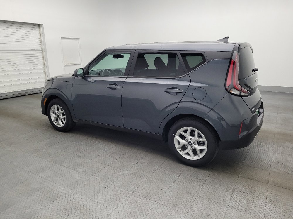 Used 2025 Kia Soul LX image 3