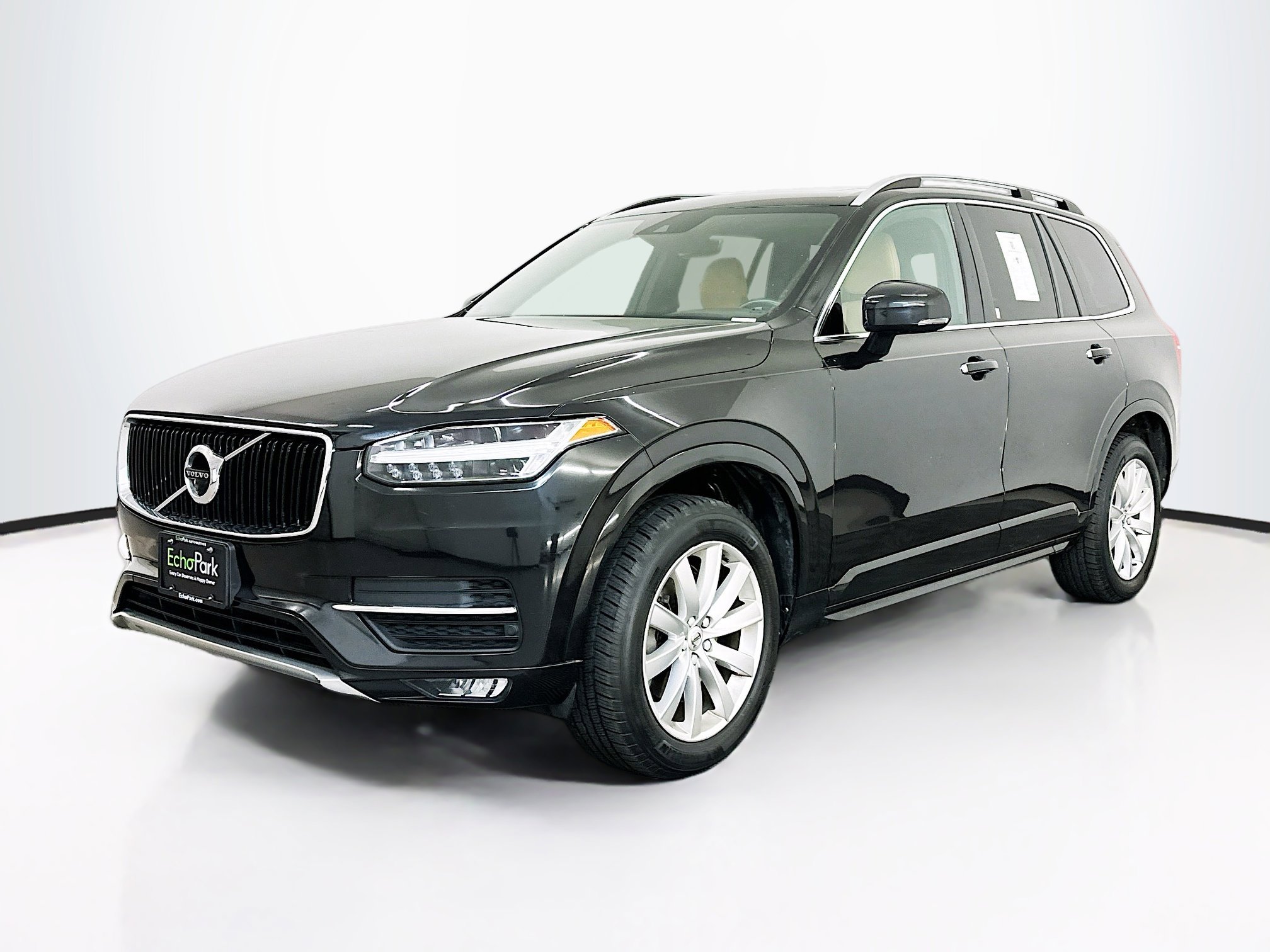 Used 2017 Volvo XC90 T6 Momentum w/ Vision Package image 3