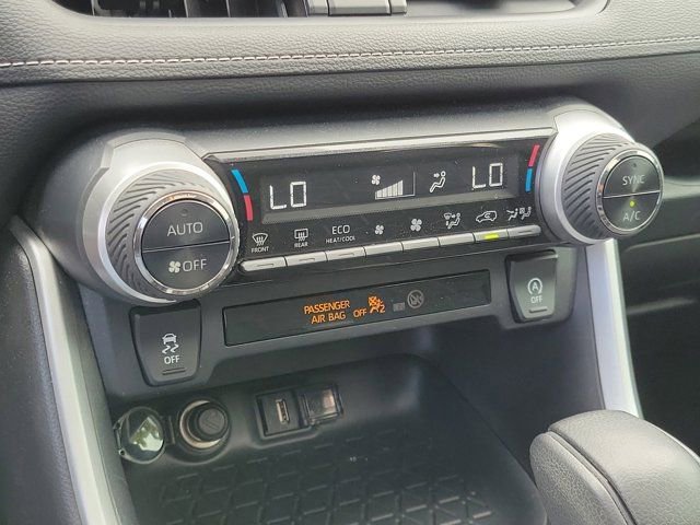 Used 2020 Toyota RAV4 XLE w/ Convenience Package FWD image 26