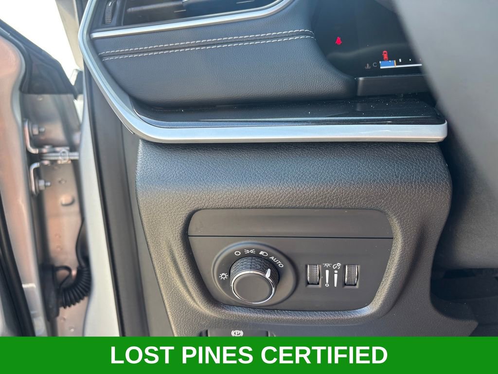 Used 2023 Jeep Grand Cherokee L Laredo AWD/4WD image 20