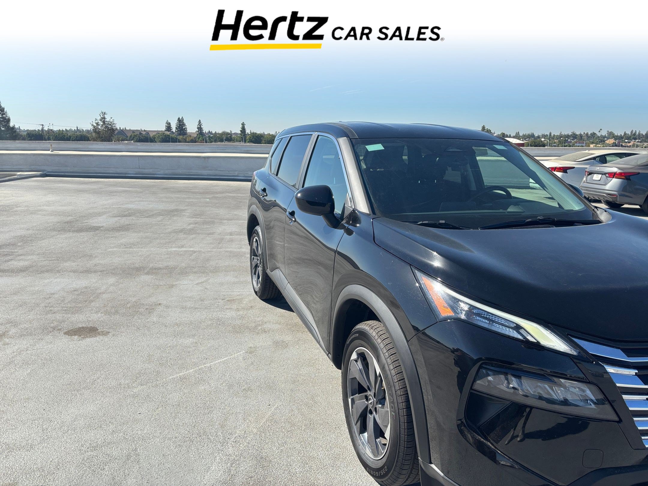 Used 2025 Nissan Rogue SV FWD image 1